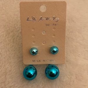 3 for $20🛍 Earrings in electric blue color.
